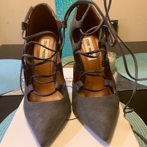 Steve Madden Keenton Grey Heels 7.5